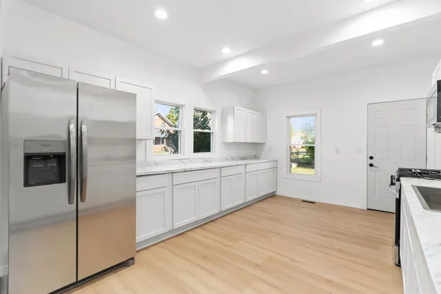 $209,900 | 1424 St Lawrence Avenue, Beloit, WI 53511