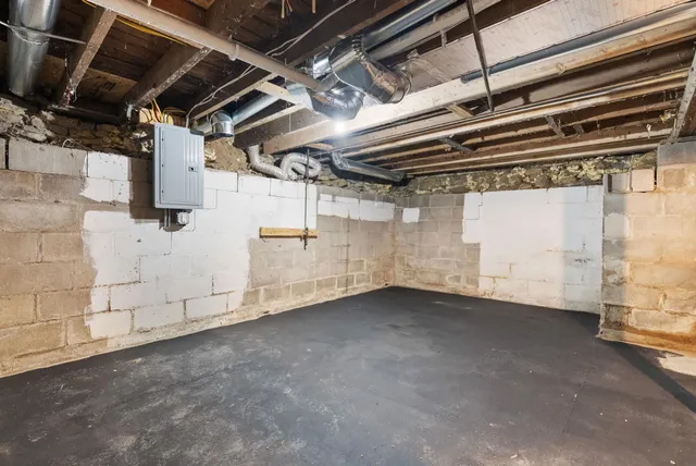 $209,900 | 1424 St Lawrence Avenue, Beloit, WI 53511