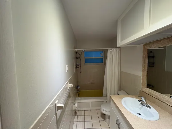 $1,525 | 1050 East Sample Road, Unit 311, Pompano Beach, FL 33064