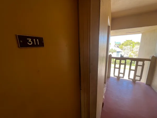 $1,600 | 1050 East Sample Road, Unit 311, Pompano Beach, FL 33064