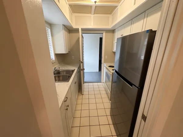 $1,525 | 1050 East Sample Road, Unit 311, Pompano Beach, FL 33064