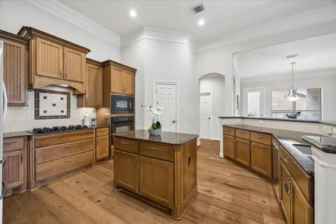 $675,000 | 5914 Solar Point Lane, Houston, TX 77041
