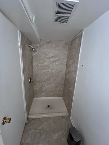 $1,500 | 1028 West Oakdale Avenue, Unit GF, Chicago, IL 60657