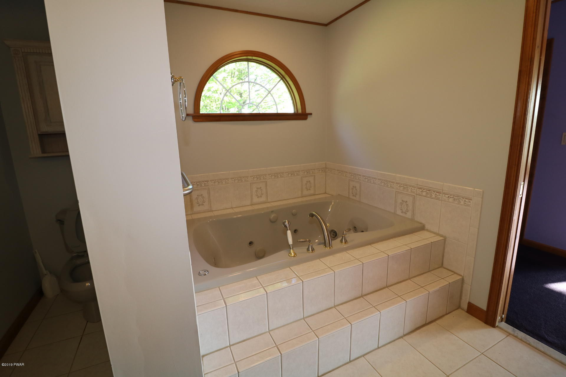 53 Savitz Road Lake Ariel, PA 18436 - Photo 35 of 53 a bathroom with a bathtub