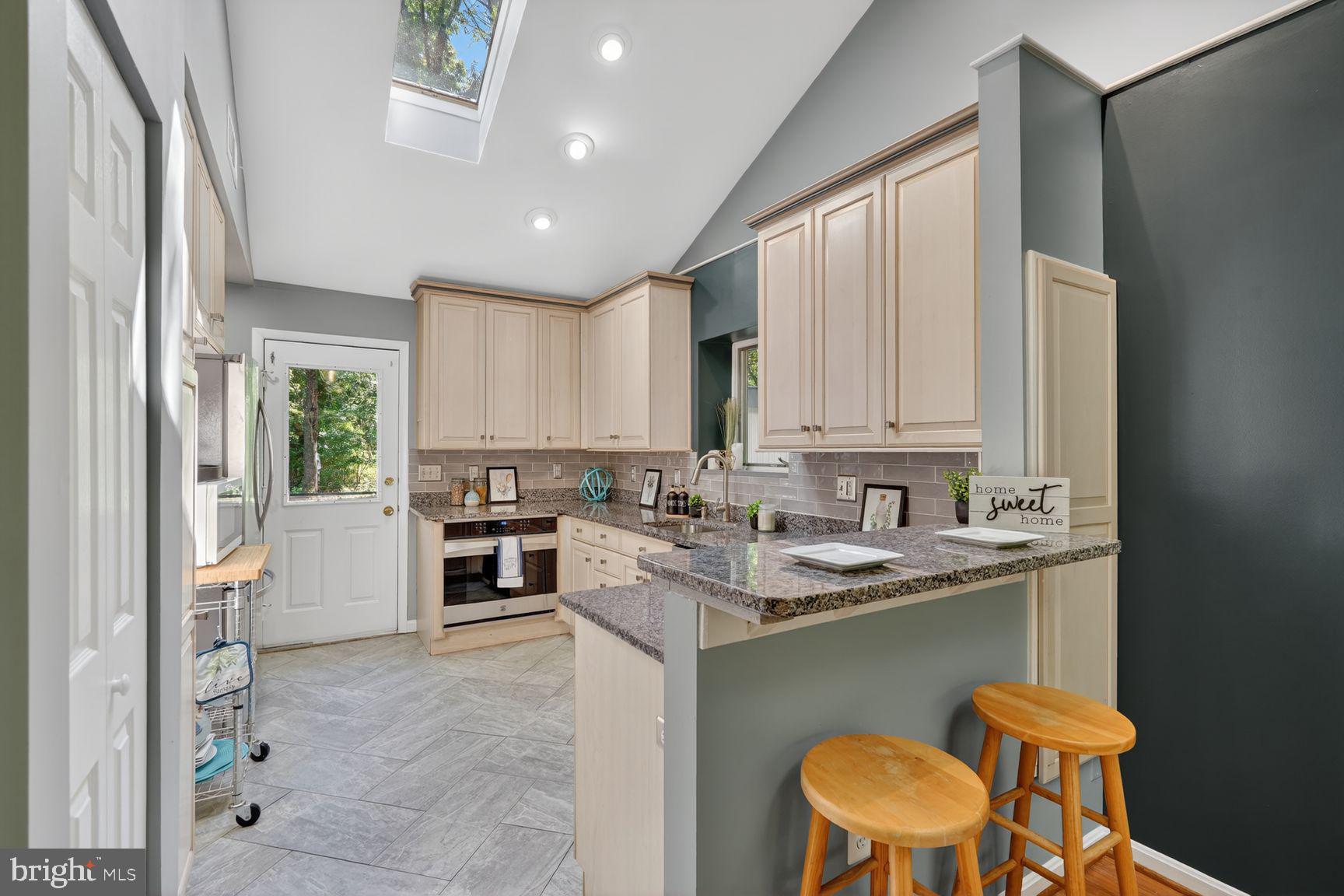 1530 Murphy Lane Silver Spring, MD 20905 - Photo 3 of 75
