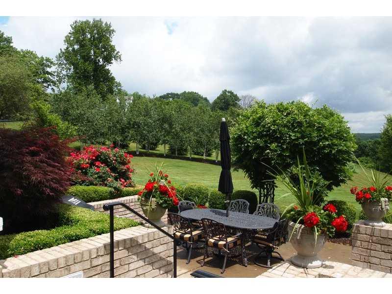 867 Persimmon Road Sewickley Heights, PA 15143 - Photo 22 of 24 Yard/Garden.