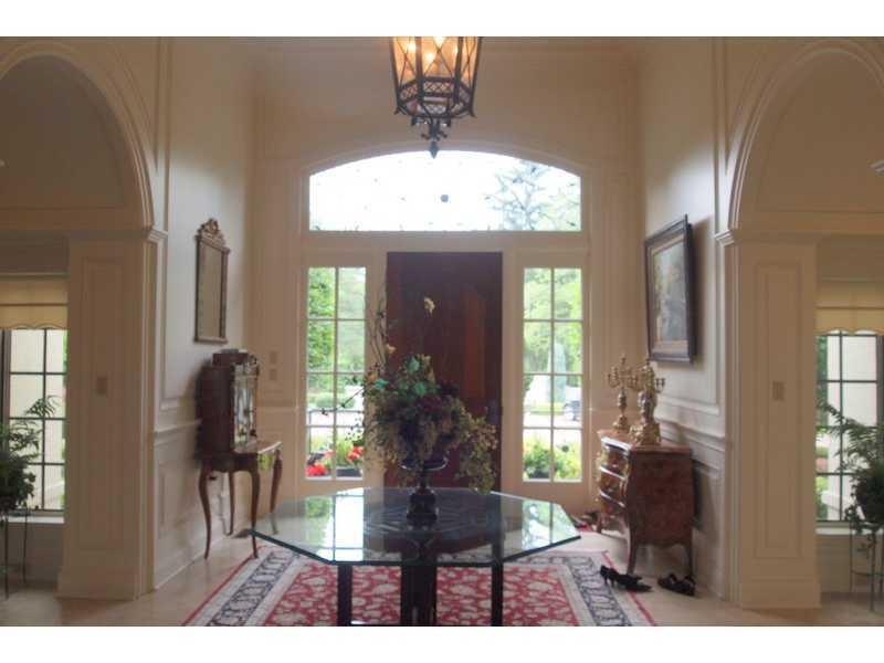 Entry/Foyer. 