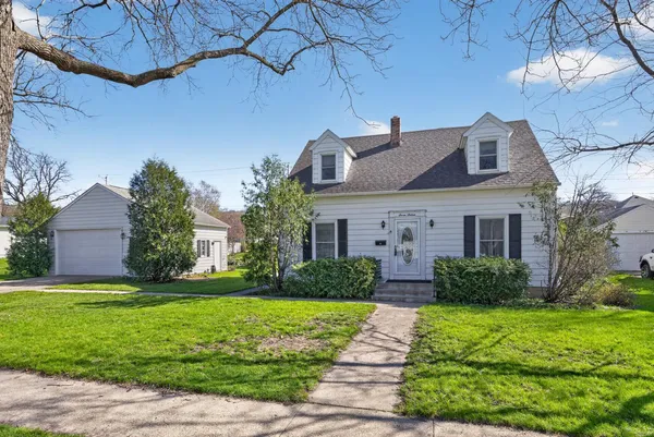 $335,000 | 716 Fillmore Street Southeast, Chatfield, MN 55923