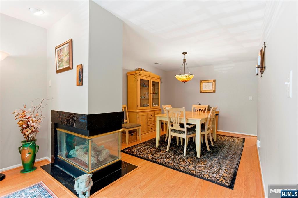2063 Drake Court Mahwah, NJ 07430 - Photo 5 of 25 a living room with furniture and a dining table