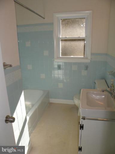2720 Duvall Road Burtonsville, MD 20866 - Photo 4 of 28 Bath #1