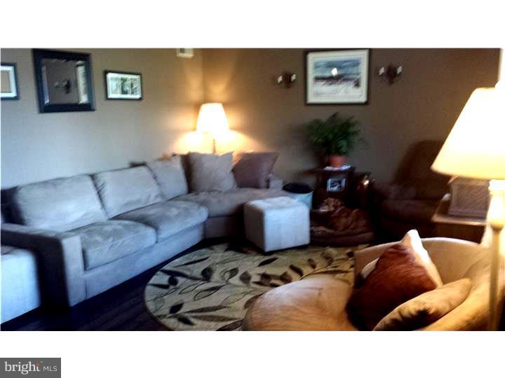 830 Belaire Road Pottstown, PA 19464 - Photo 3 of 16 Living Room