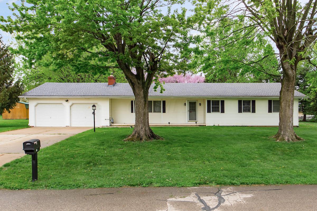 586 Mapleview Lane Circleville, OH 43113 - Photo 2 of 39 Gallery Image 2