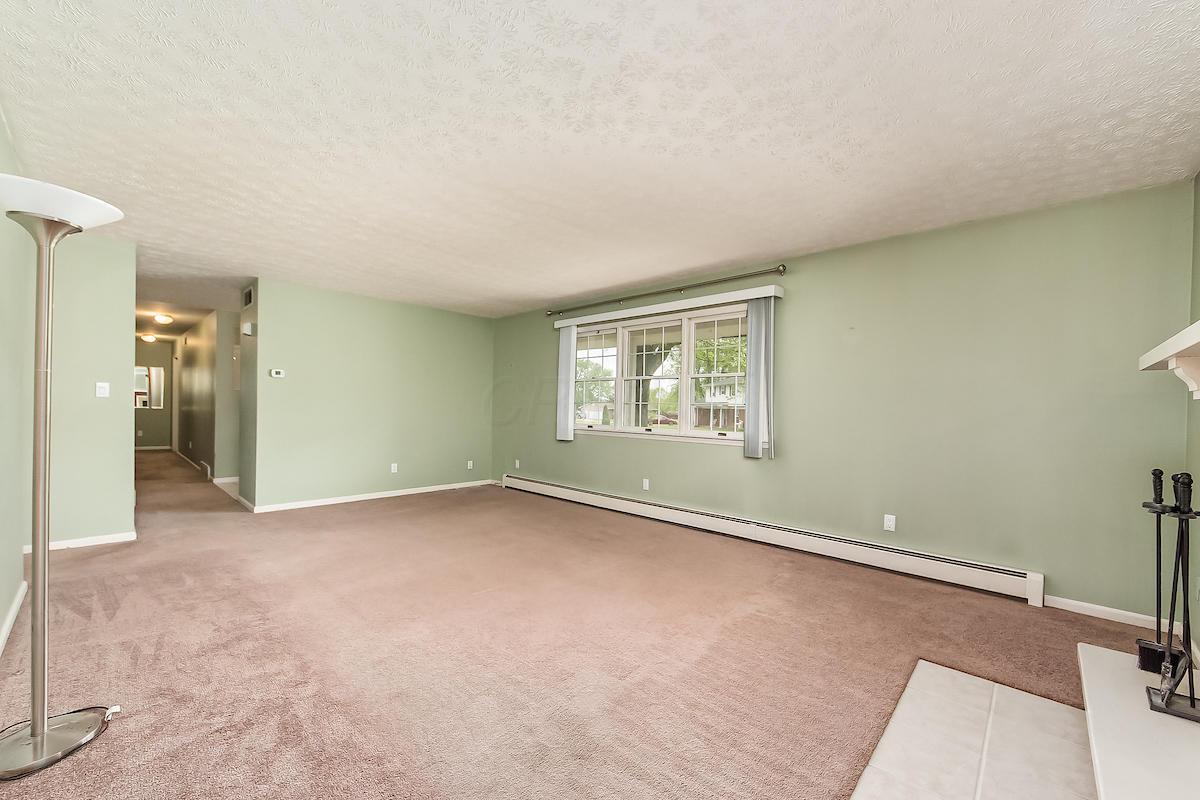586 Mapleview Lane Circleville, OH 43113 - Photo 8 of 39 Gallery Image 8