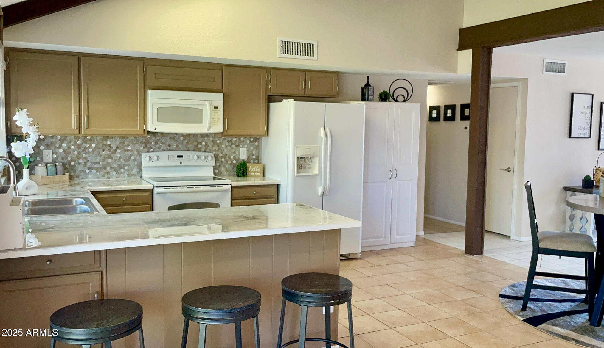 4038 West Windrose Drive Phoenix, AZ 85029 - Photo 9 of 43 IMG_8746