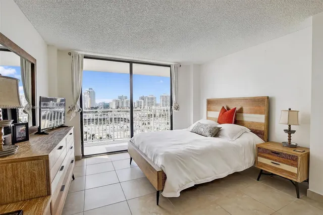 $399,000 | 210 174th Street, Unit 1703, Sunny Isles Beach, FL 33160