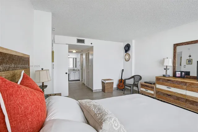 $399,000 | 210 174th Street, Unit 1703, Sunny Isles Beach, FL 33160