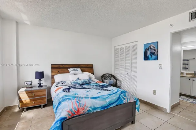 $399,000 | 210 174th Street, Unit 1703, Sunny Isles Beach, FL 33160