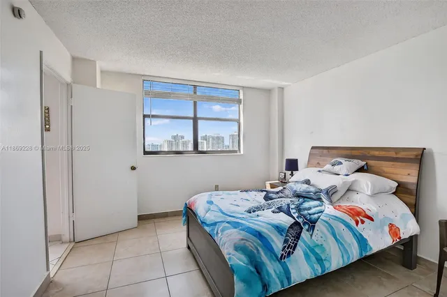 $399,000 | 210 174th Street, Unit 1703, Sunny Isles Beach, FL 33160