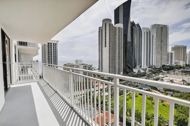 $399,000 | 210 174th Street, Unit 1703, Sunny Isles Beach, FL 33160