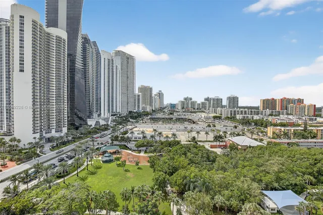 $399,000 | 210 174th Street, Unit 1703, Sunny Isles Beach, FL 33160