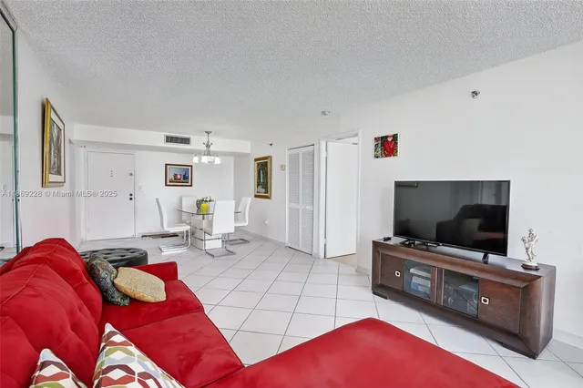 $399,000 | 210 174th Street, Unit 1703, Sunny Isles Beach, FL 33160