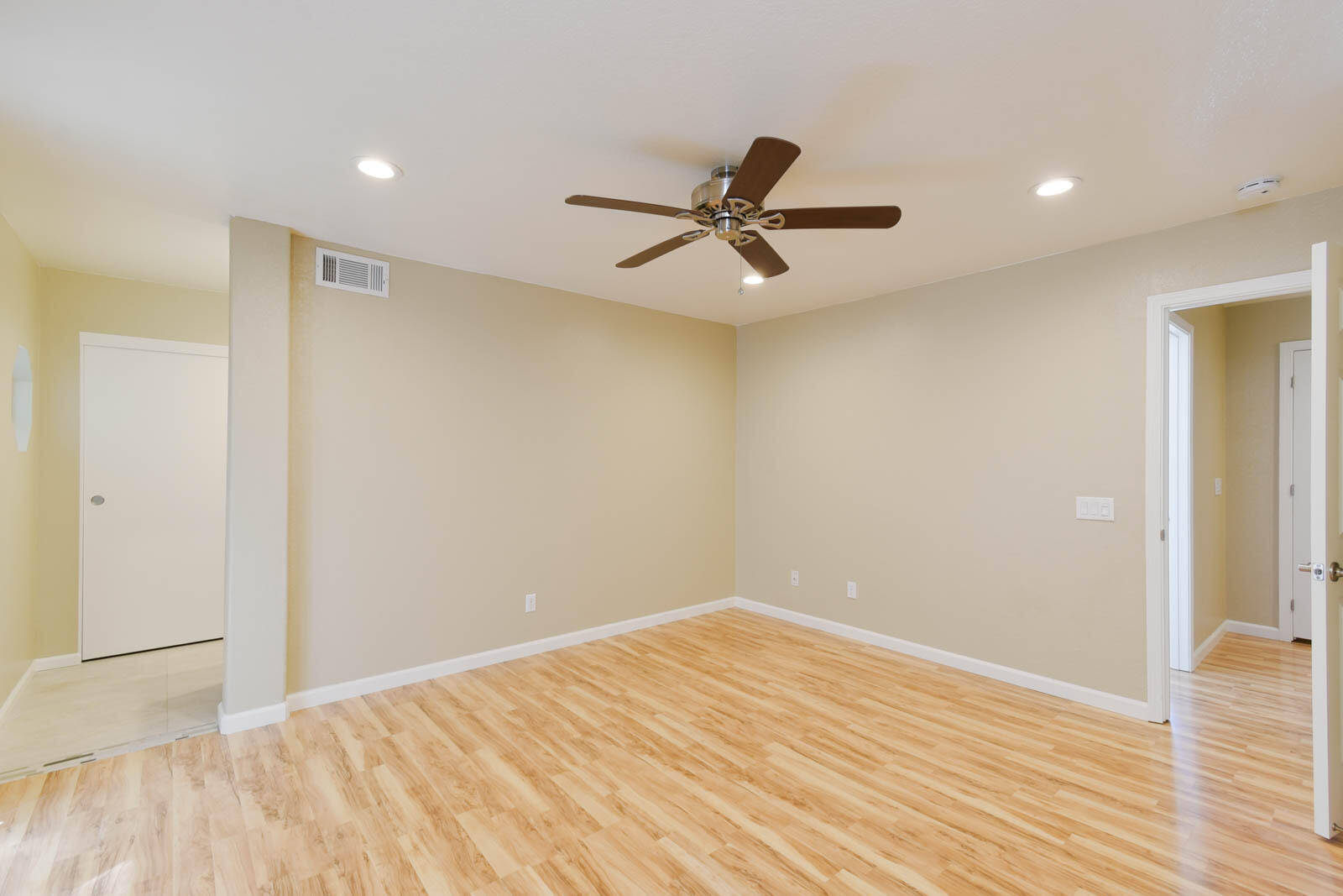 278 South Seneca Circle, Unit 47 Anaheim, CA 92805 - Photo 17 of 29 a view of empty room with wooden floor