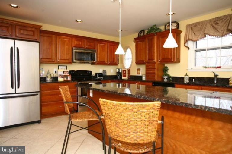 2422 Stanwick Road Phoenix, MD 21131 - Photo 20 of 23 Kitchen