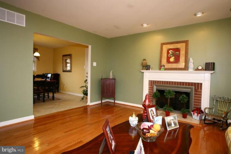 2422 Stanwick Road Phoenix, MD 21131 - Photo 3 of 23 Living Room #2