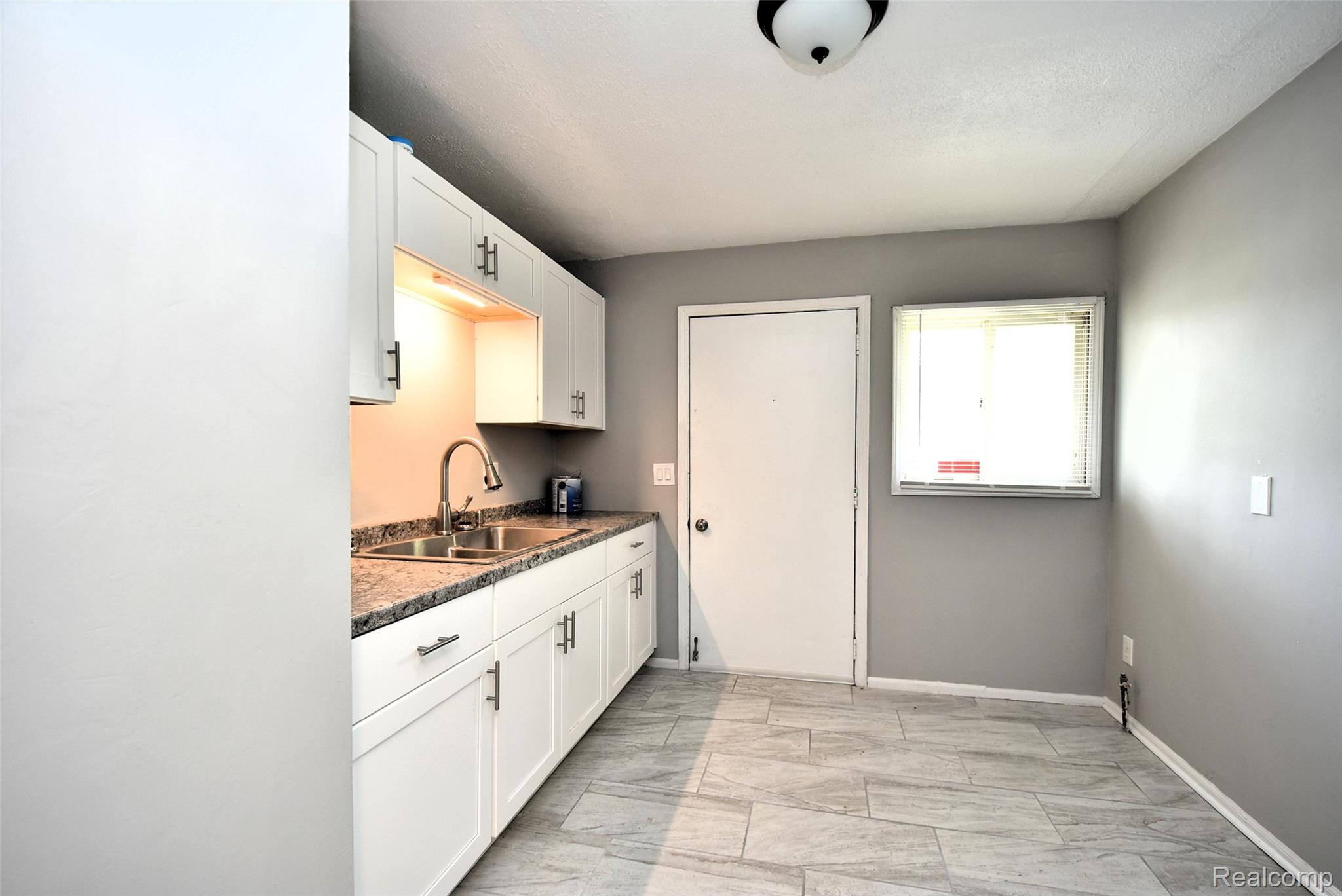 580 Sherman Road Saginaw, MI 48604 - Photo 11 of 24 DSC_9953.JPG