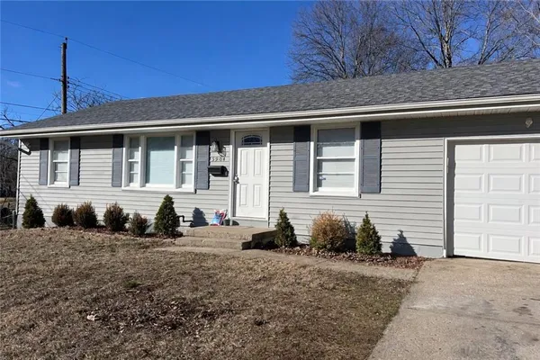 $210,000 | 5904 East 100th Street, Kansas City, MO 64134