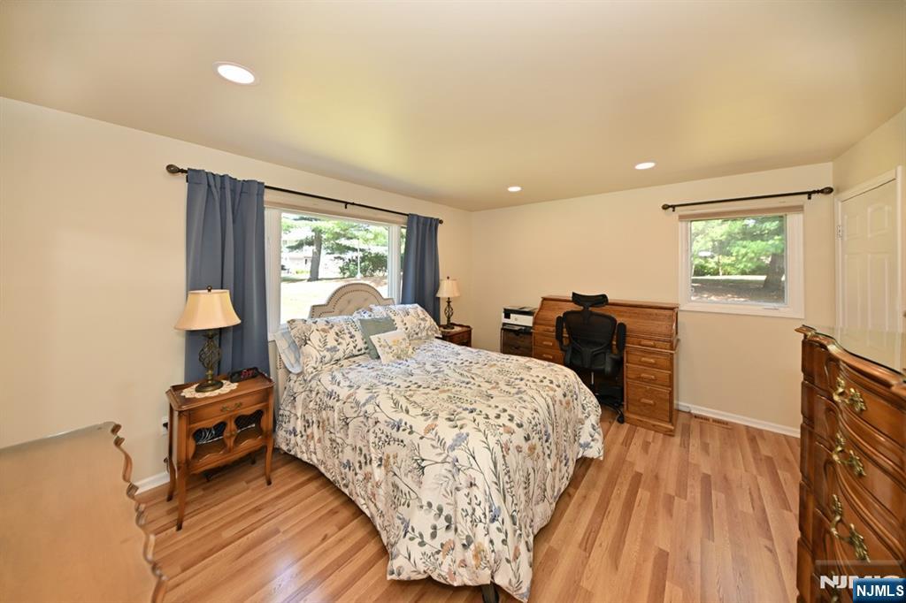 60 Sunset Court Mahwah, NJ 07430 - Photo 11 of 25