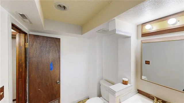 $365,000 | 600 Northwest 66th Street, Kansas City, MO 64118