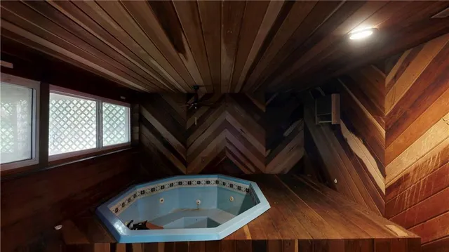 $365,000 | 600 Northwest 66th Street, Kansas City, MO 64118