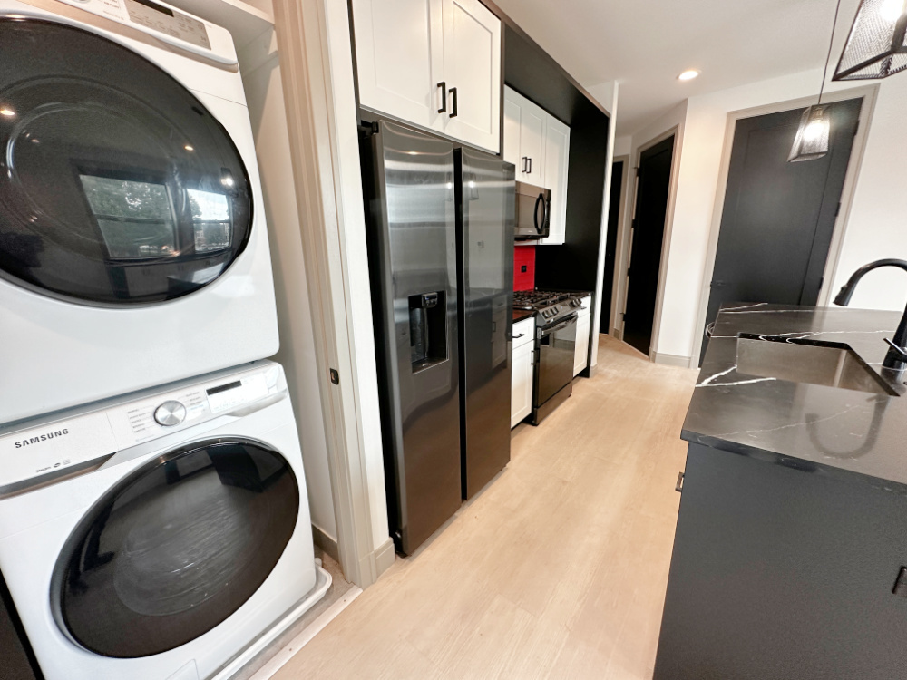 4054 South Indiana Avenue, Unit 2R Chicago, IL 60653 - Photo 16 of 17 a view of a kitchen with a washer and dryer