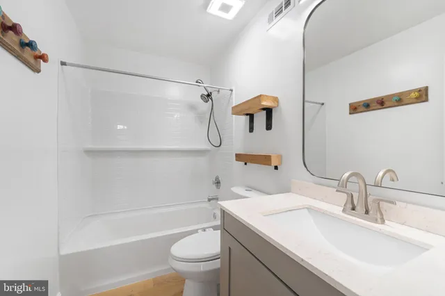 $2,050 | 14046 Erie Court, Gainesville, VA 20155