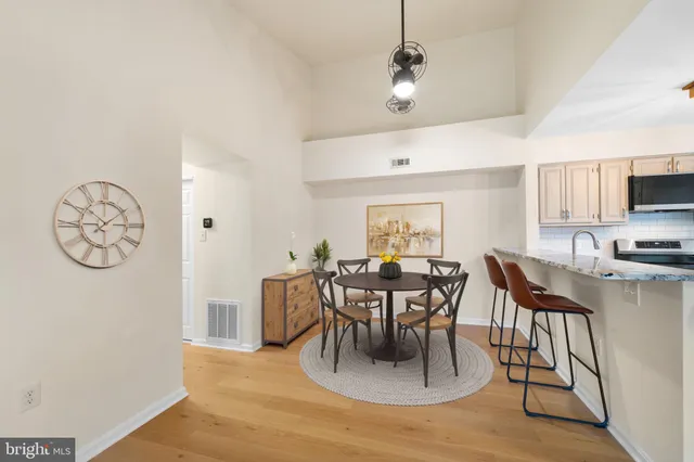 $2,050 | 14046 Erie Court, Gainesville, VA 20155