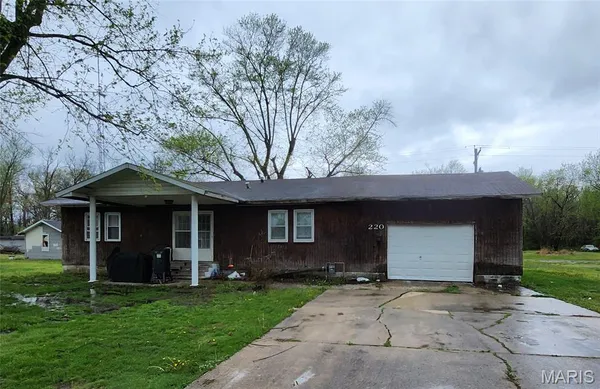 $39,900 | 220 South Marion Street, Centralia, IL 62801