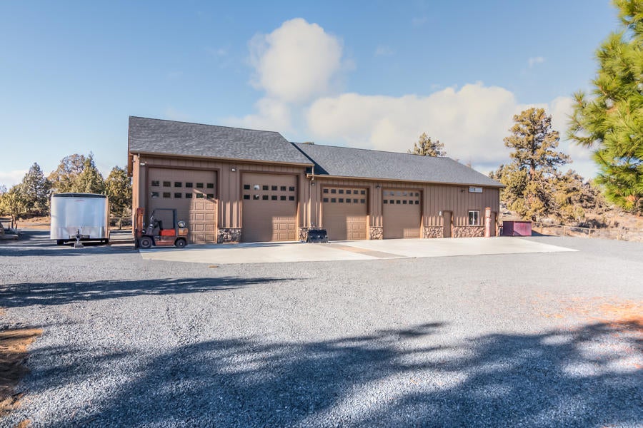 62015 Byram Road Bend, OR 97701 - Photo 2 of 56 40X92 Shop
