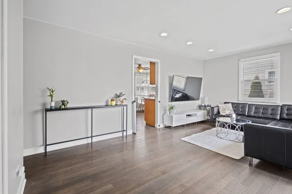 $375,000 | 3503 Bobolink Lane, Rolling Meadows, IL 60008