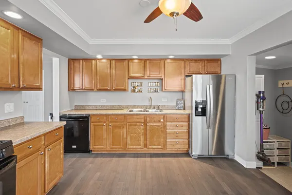 $375,000 | 3503 Bobolink Lane, Rolling Meadows, IL 60008