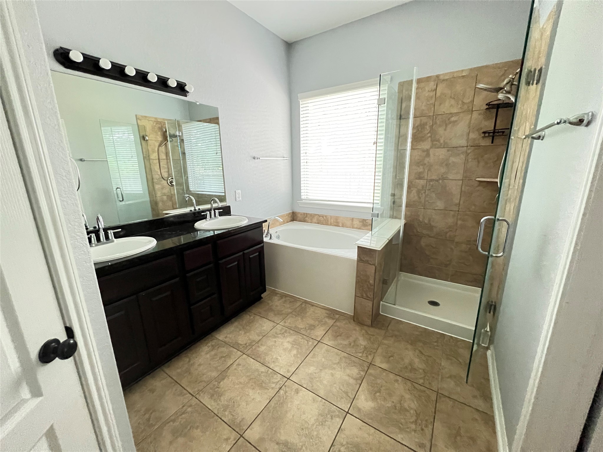 99 Sagamore Ridge Place Spring, TX 77389 - Photo 19 of 27 Master bathroom