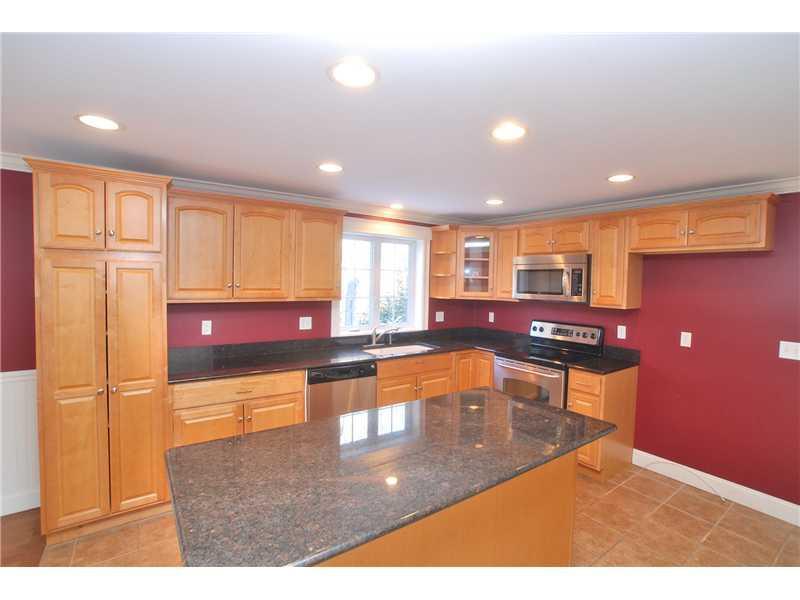 23 Pheasant Ridge Drive Windham, ME 04062 - Photo 4 of 18 Kitchen.