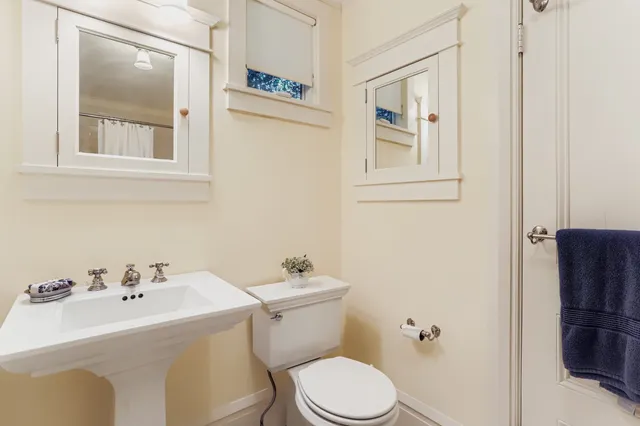 $2,995,000 | 27 Spring Street, Vineyard Haven, MA 02568