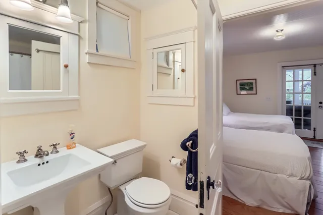 $2,995,000 | 27 Spring Street, Vineyard Haven, MA 02568