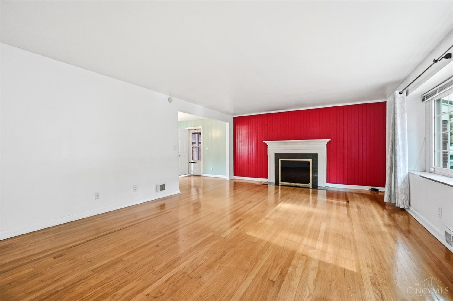 1072 West Galbraith Road Cincinnati, OH 45231 - Photo 6 of 56