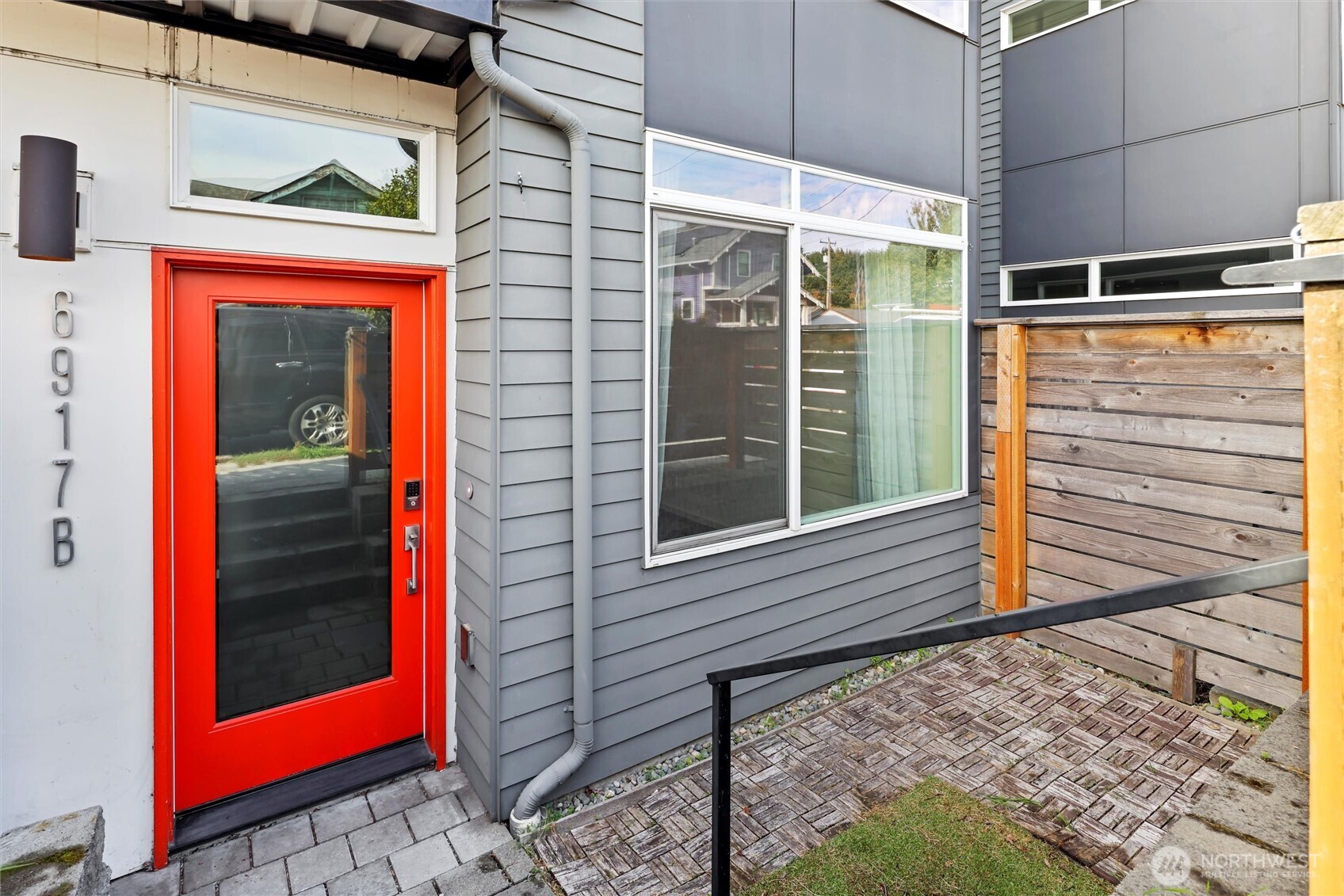 6917 Carleton Avenue South, Unit B Seattle, WA 98108 - Photo 21 of 25 a view of door with outdoor kitchen