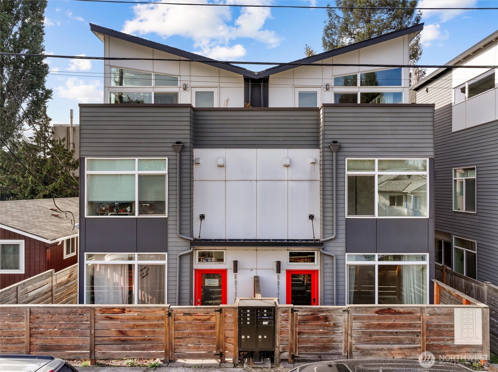 6917 Carleton Avenue South, Unit B Seattle, WA 98108 - Photo 23 of 25 a front view of residential houses