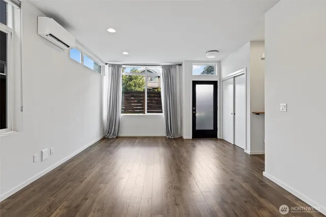 $640,000 | 6917 Carleton Avenue South, Unit B, Seattle, WA 98108