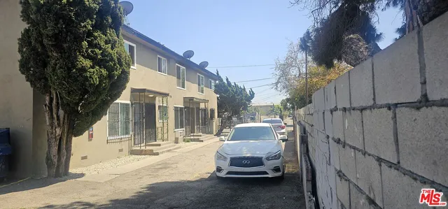 $1,180,000 | 1115 West 111th Street, Los Angeles, CA 90044