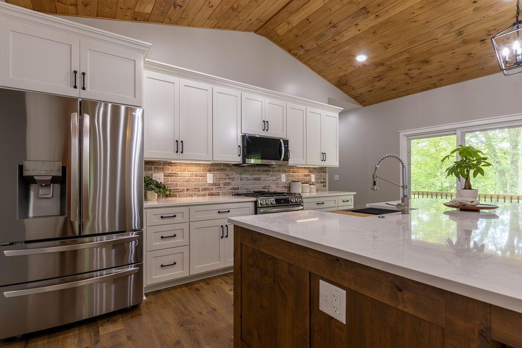 21650 Lake Road Glouster, OH 45732 - Photo 26 of 77 Kitchen